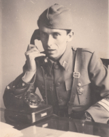 ИАУ, ЛФ СПК, Слободан Пенезић Крцун у свом кабинету у Београду 1945. године